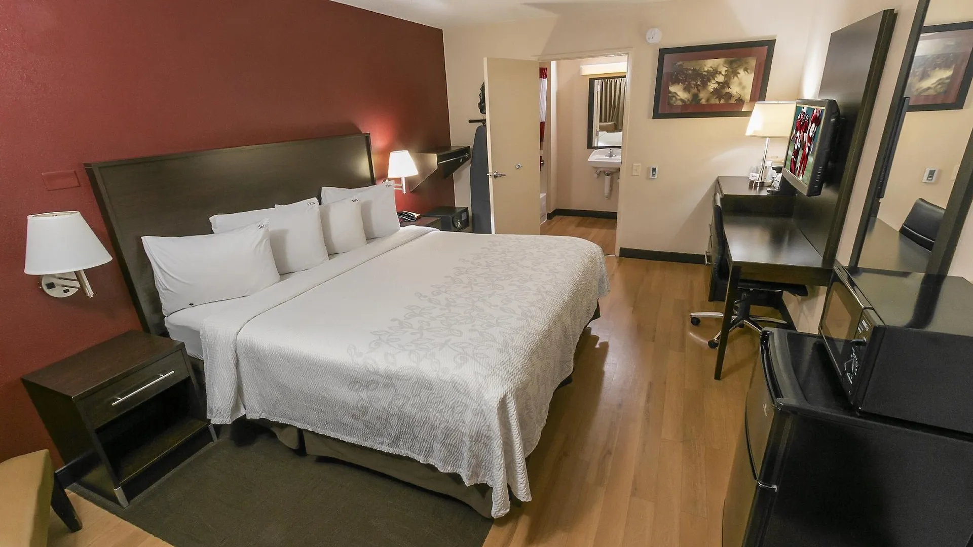 Red Roof Inn Plus+ St. Louis - Forest Park / Hampton Ave.