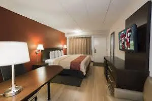Red Roof Inn Plus+ St. Louis - Forest Park / Hampton Ave. США