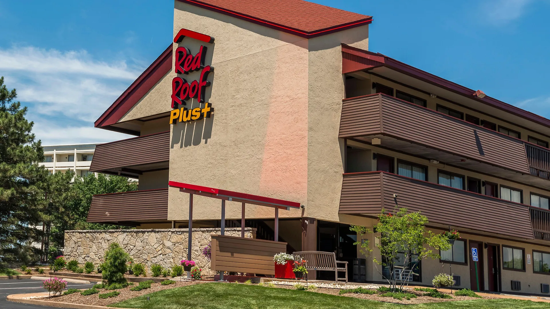 Red Roof Inn Plus+ St. Louis - Forest Park / Hampton Ave. 3*, Saint Louis